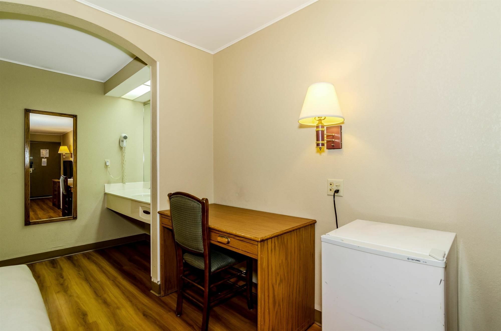 Motel 6-Newark, De Eksteriør bilde